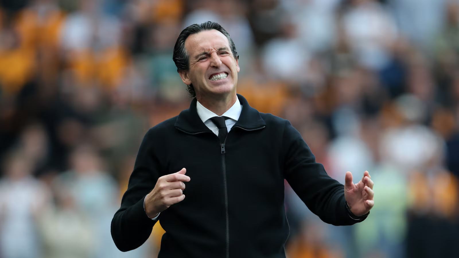 Unai Emery reacts during Aston Villa's defeat to Nottingham Forest
