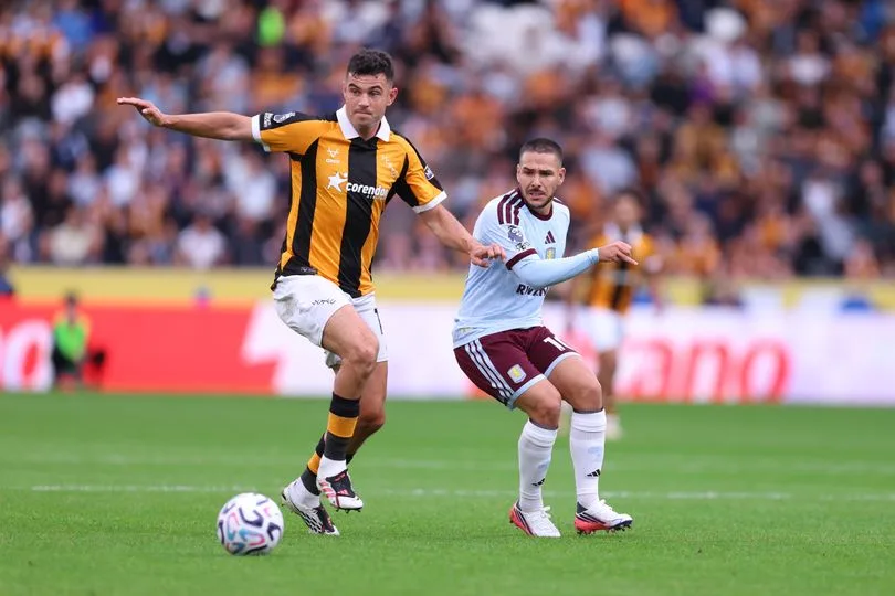 Jogadores do Aston Villa durante o empate contra o Hull City