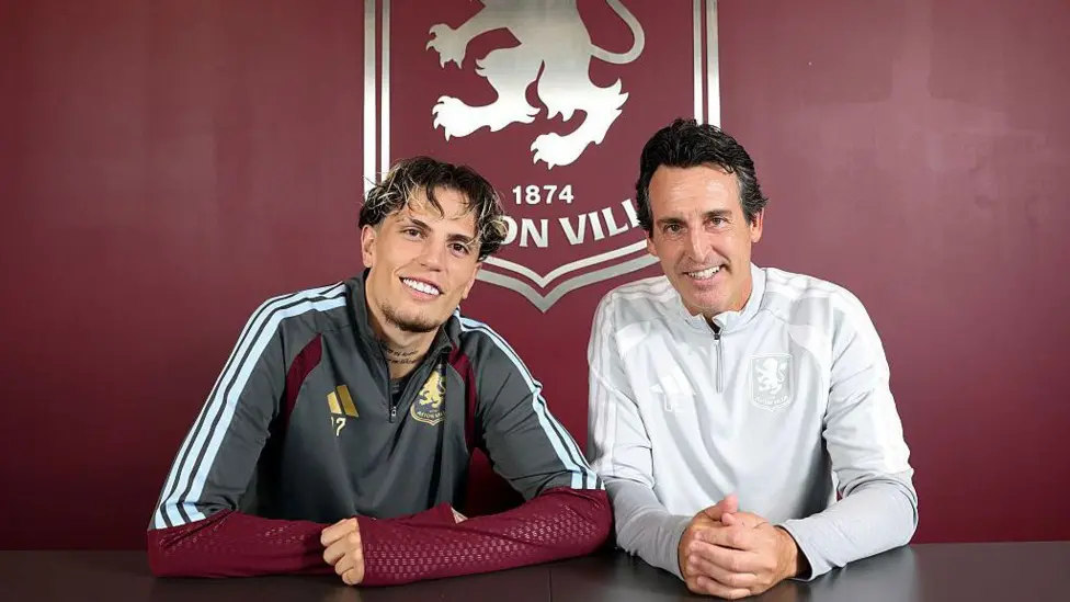 Alejandro Garnacho faces a similar situation to Harvey Elliott at Aston Villa